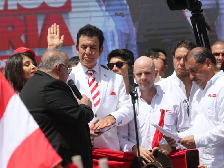 Salvador Nasralla quien en elecciones pasadas formó y perteneció a otros institutos políticos, hoy abandona nuevamente para unirse al Partido Liberal.